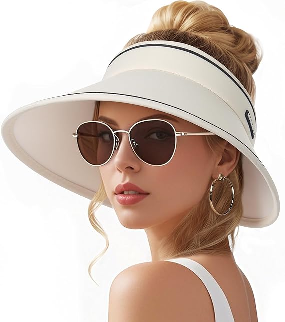 Wide-brimmed sun hat